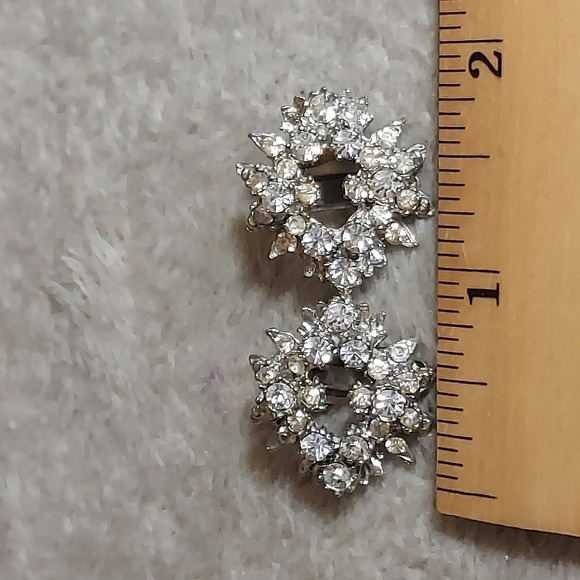 Vintage Elegant Silver Crystal Earrings Clip On - Picture 5 of 14